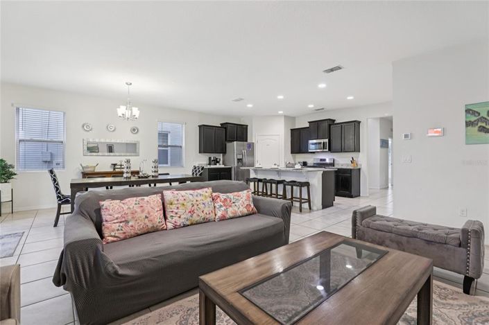 Image No.7-7 Bed Property for sale