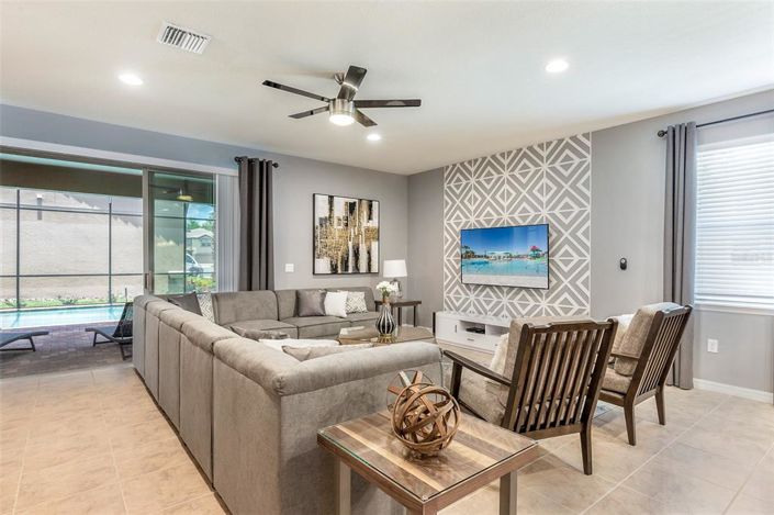 Image No.11-8 Bed Property for sale