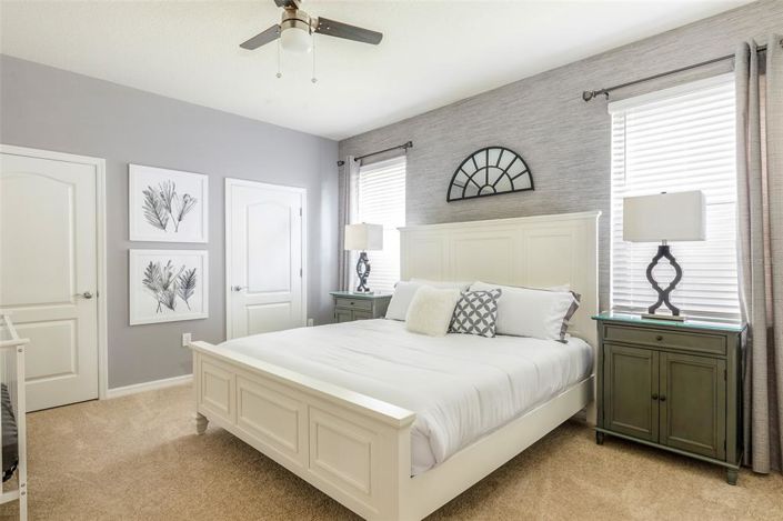 Image No.12-8 Bed Property for sale