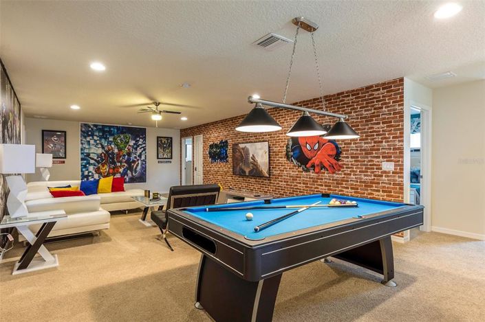 Image No.17-8 Bed Property for sale