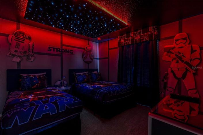 Image No.28-8 Bed Property for sale