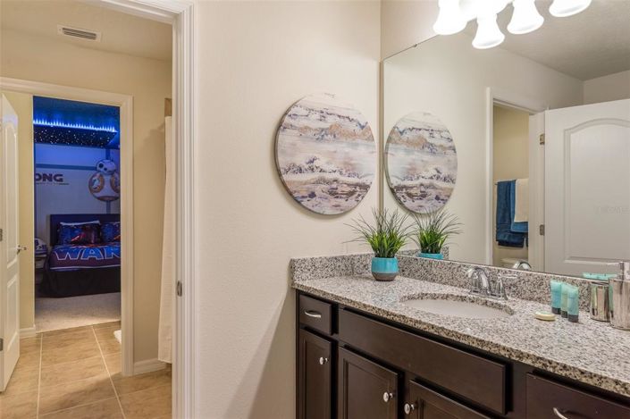 Image No.30-8 Bed Property for sale