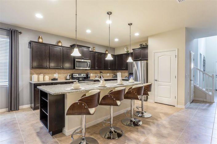 Image No.4-8 Bed Property for sale