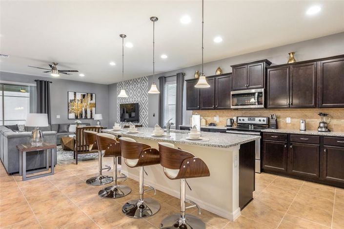 Image No.6-8 Bed Property for sale