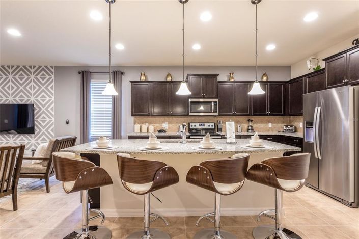 Image No.7-8 Bed Property for sale