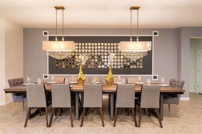 Image No.8-8 Bed Property for sale