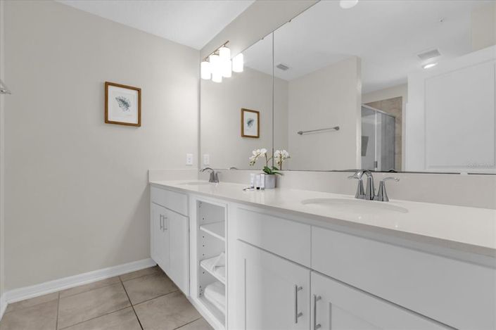 Image No.21-2 Bed Property for sale