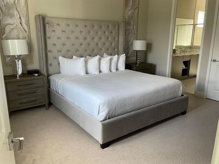 Image No.10-3 Bed Property for sale