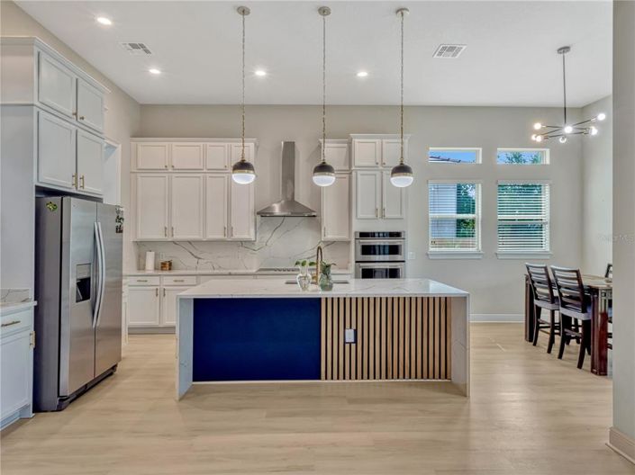 Image No.13-5 Bed Property for sale