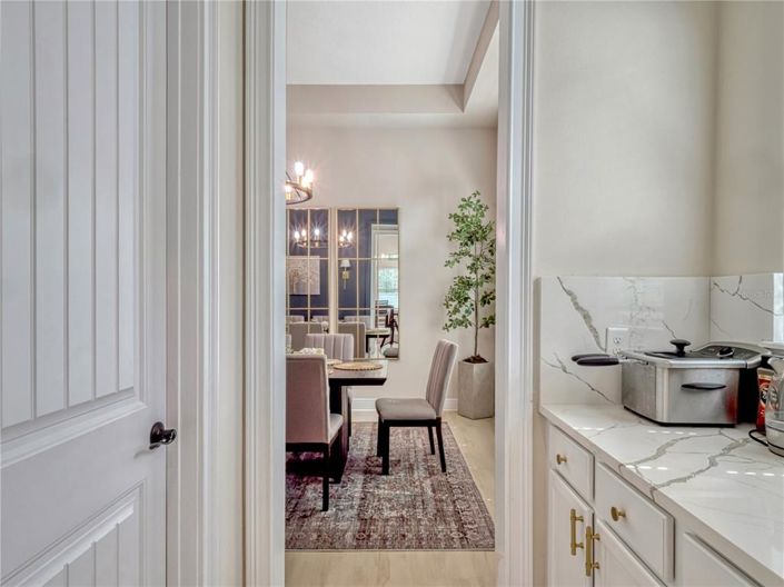 Image No.15-5 Bed Property for sale