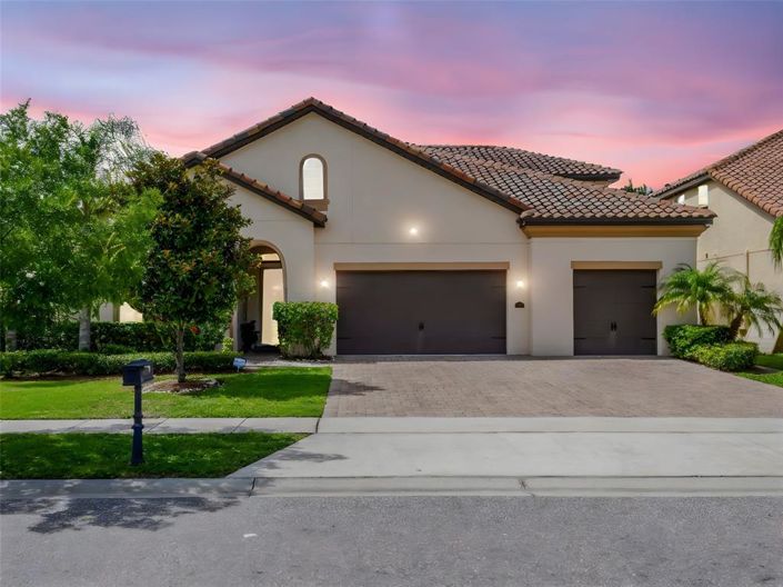 Image No.2-5 Bed Property for sale