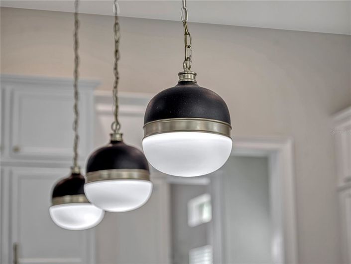 Image No.20-5 Bed Property for sale