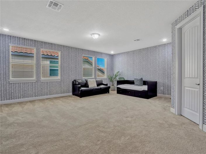 Image No.33-5 Bed Property for sale