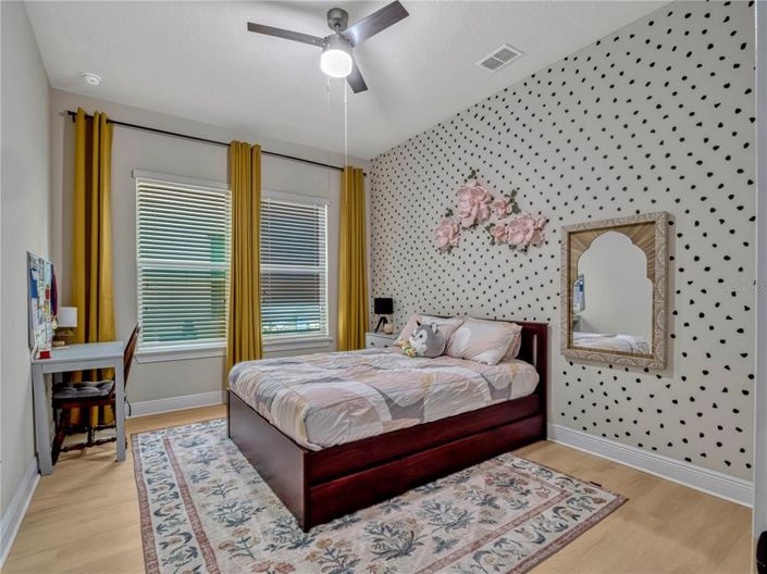 Image No.38-5 Bed Property for sale