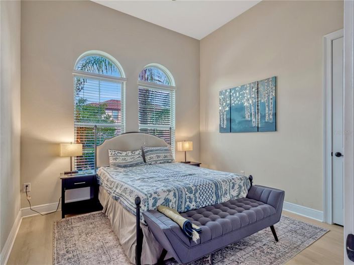 Image No.42-5 Bed Property for sale