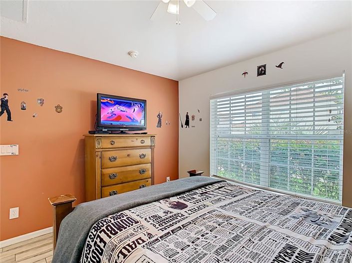 Image No.12-5 Bed Property for sale