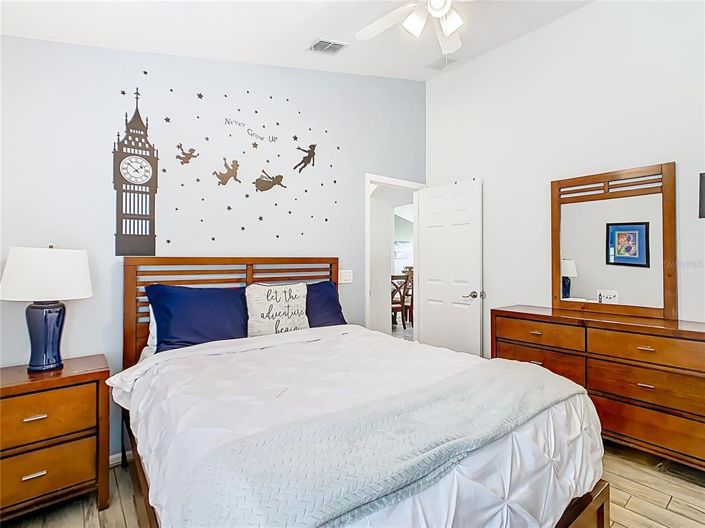 Image No.8-5 Bed Property for sale