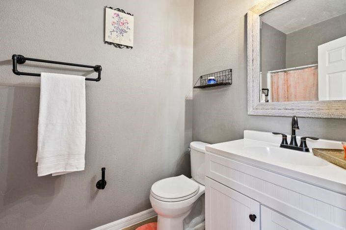 Image No.26-3 Bed Townhouse for sale