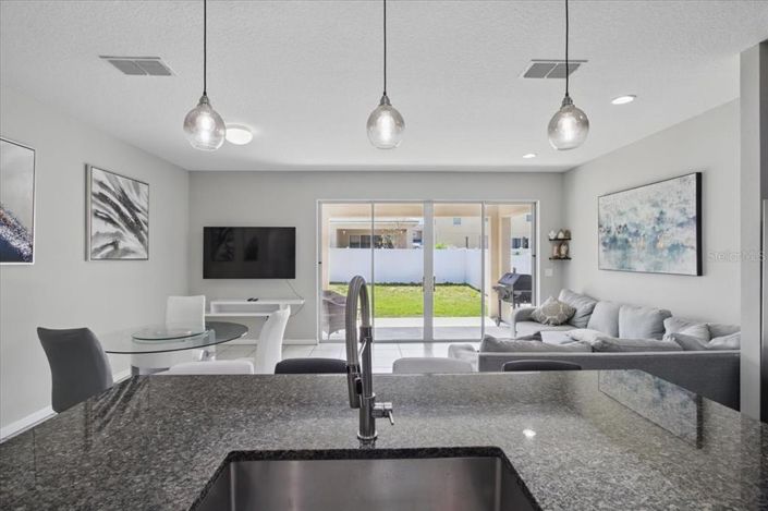 Image No.12-3 Bed Property for sale