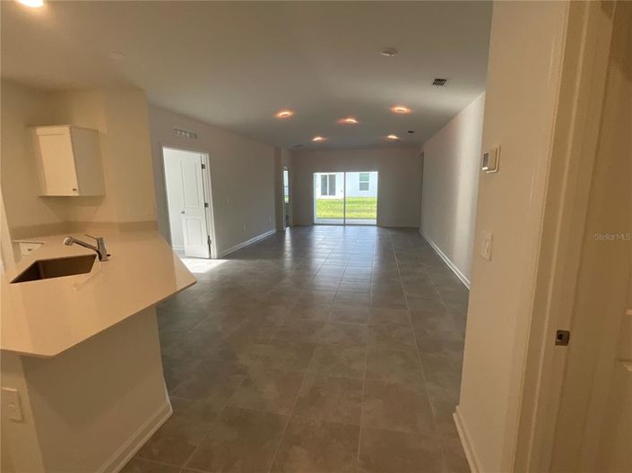 Image No.4-4 Bed Property for sale