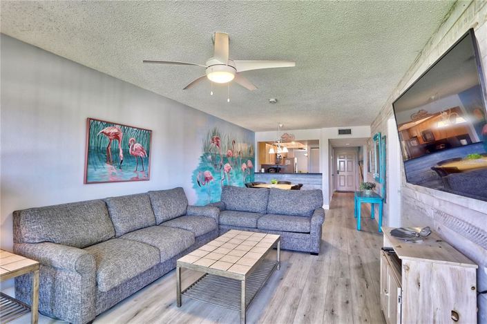 Image No.10-2 Bed Property for sale