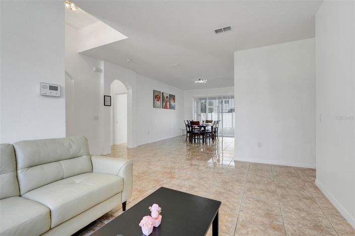 Image No.10-5 Bed Property for sale