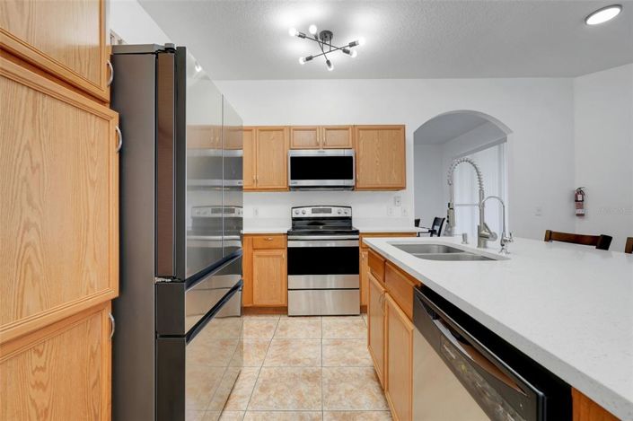 Image No.17-5 Bed Property for sale