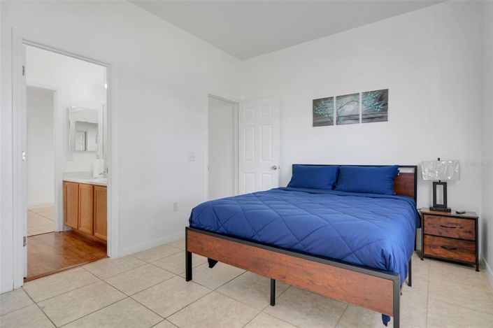 Image No.19-5 Bed Property for sale