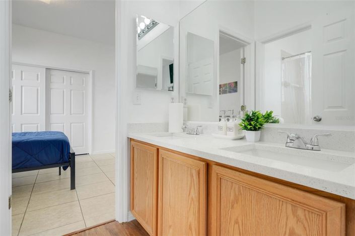 Image No.26-5 Bed Property for sale