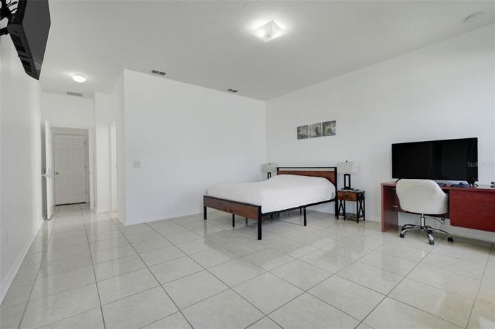 Image No.33-5 Bed Property for sale