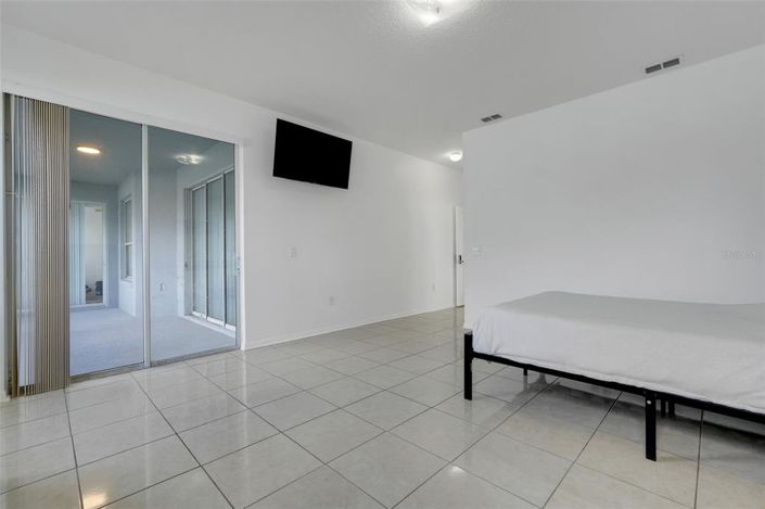 Image No.36-5 Bed Property for sale