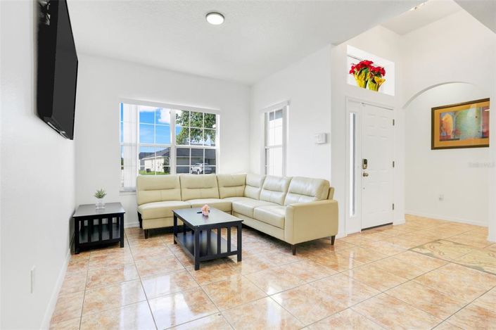 Image No.9-5 Bed Property for sale