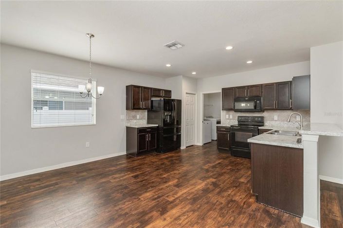 Image No.12-3 Bed Property for sale