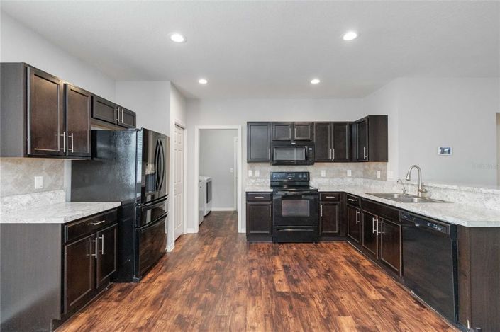 Image No.15-3 Bed Property for sale