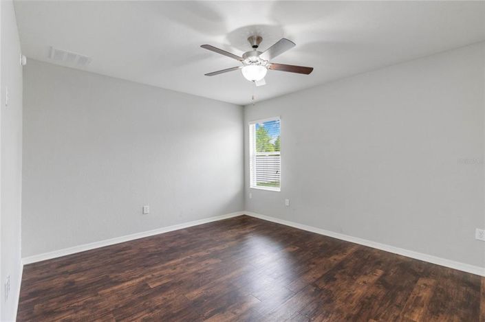 Image No.20-3 Bed Property for sale