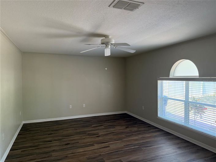 Image No.17-4 Bed Property for sale