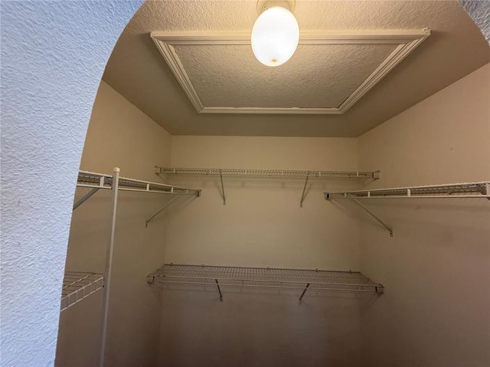 Image No.30-4 Bed Property for sale