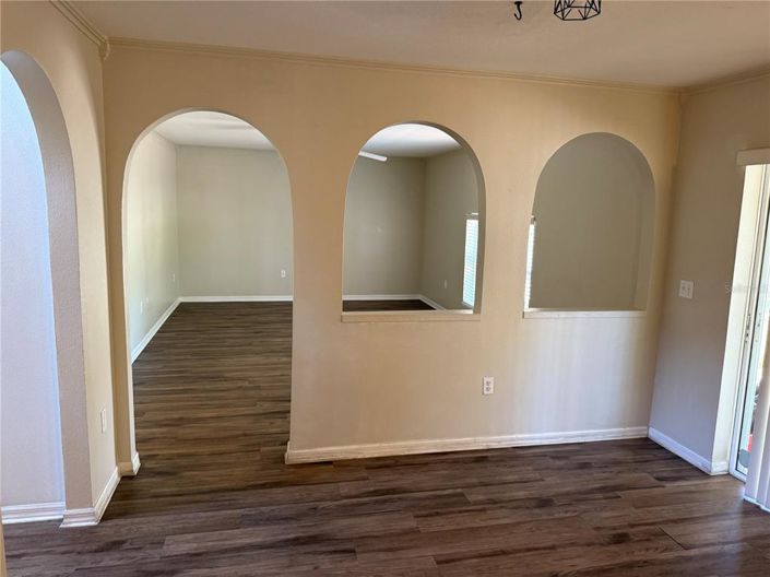 Image No.32-4 Bed Property for sale