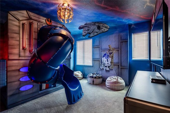 Image No.19-6 Bed Property for sale