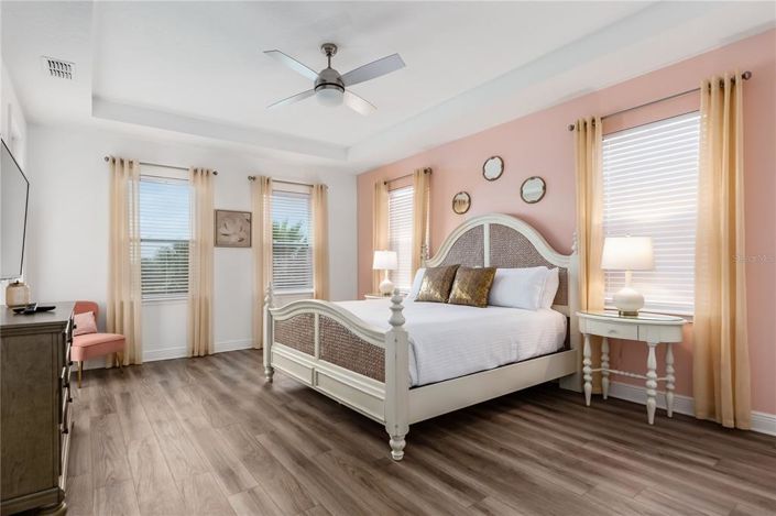 Image No.28-6 Bed Property for sale