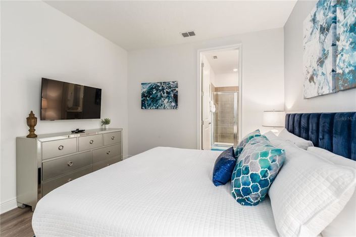 Image No.35-6 Bed Property for sale