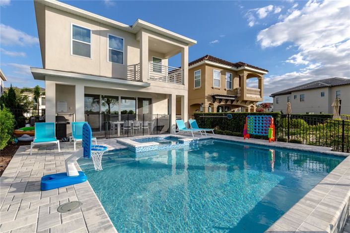 Image No.41-6 Bed Property for sale