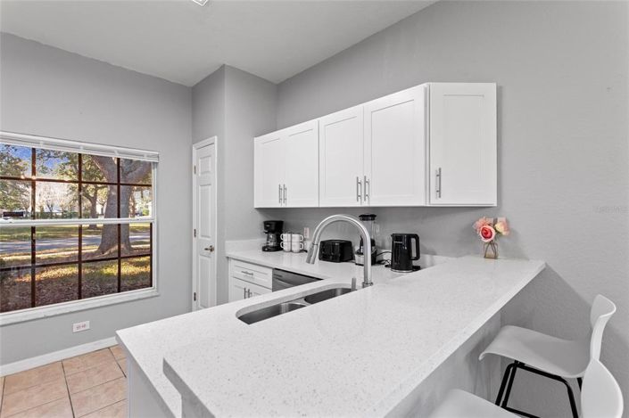 Image No.10-5 Bed Property for sale