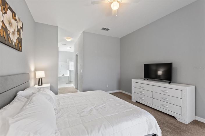 Image No.19-5 Bed Property for sale