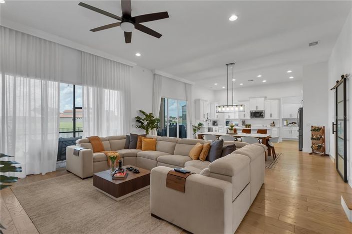 Image No.8-4 Bed Property for sale