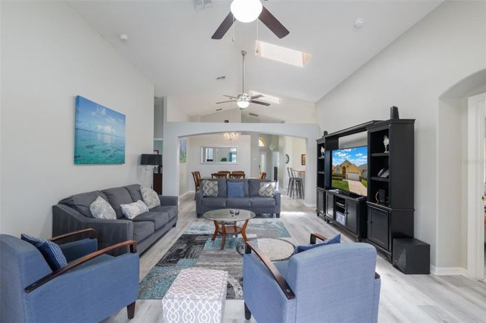 Image No.13-5 Bed Property for sale