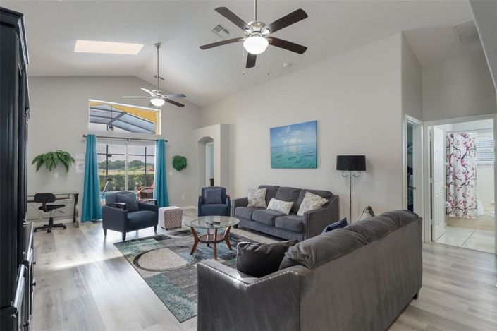 Image No.9-5 Bed Property for sale