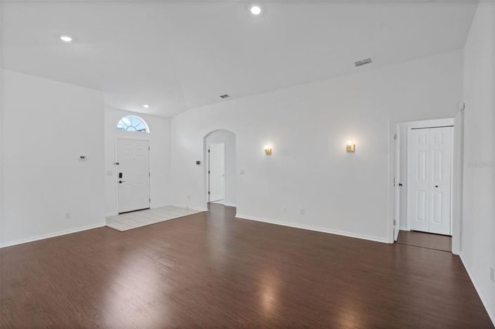 Image No.5-3 Bed Property for sale