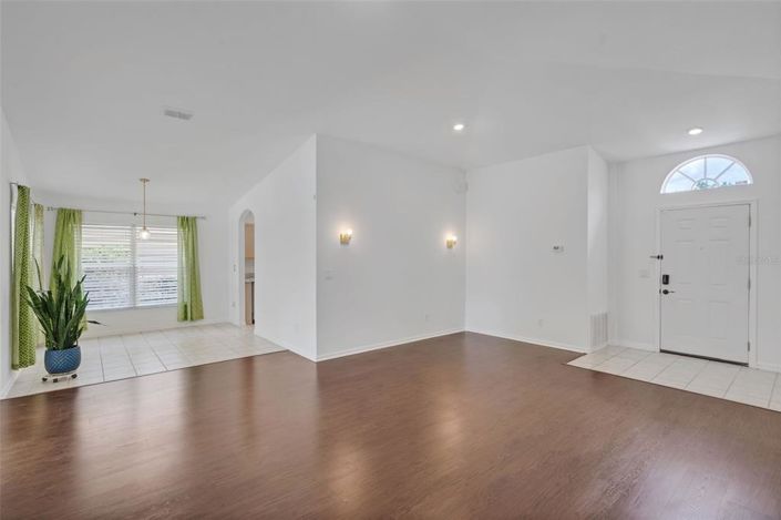 Image No.6-3 Bed Property for sale