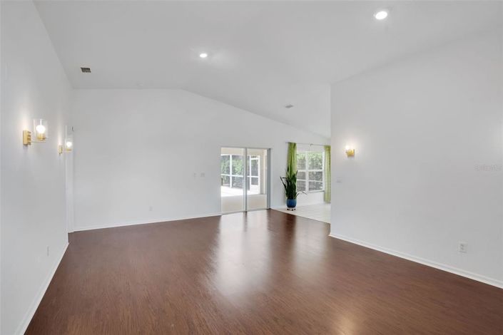 Image No.7-3 Bed Property for sale